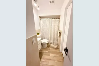 6169 NW 170th Ter, Hialeah, FL 33015 - Photo 17