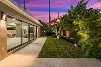 1001 NE 84th St, Miami, FL 33138 - Photo 9