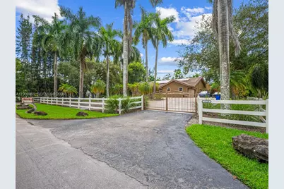 15720 SW 56th St, Southwest Ranches, FL 33331 - Photo 3