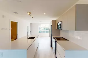 2555 NE 193rd St, Miami, FL 33180 - Photo 5