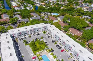 2555 NE 193rd St, Miami, FL 33180 - Photo 1