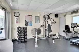 5005 Collins Ave, Miami Beach, FL 33140 - Photo 35