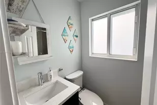 312 Elm St, Hollywood, FL 33019 - Photo 43