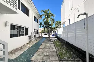 312 Elm St, Hollywood, FL 33019 - Photo 3