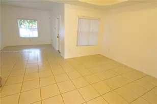 1079 SW 143rd Ave, Pembroke Pines, FL 33027 - Photo 3