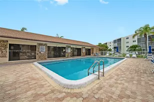 424 SE 10th St, Dania Beach, FL 33004 - Photo 25