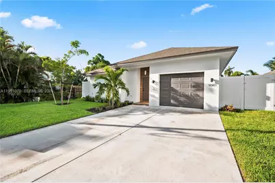 1041 W Lakewood Rd, West Palm Beach, FL 33405 - Photo 1