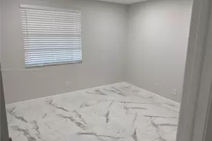 10425 NW 7th St, Pembroke Pines, FL 33026 - Photo 5