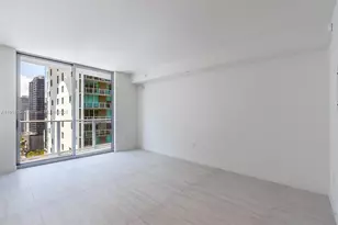 77 SE 5th St, Miami, FL 33143 - Photo 3