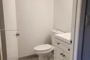 5100 W 12th Ln, Hialeah, FL 33012 - Photo 7