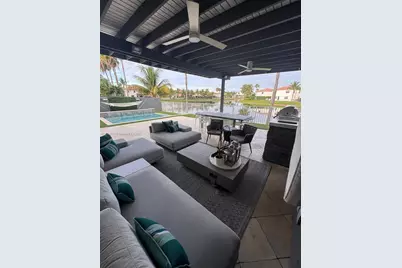 8850 NW 98th Ct, Doral, FL 33178 - Photo 9