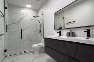 8850 NW 98th Ct, Doral, FL 33178 - Photo 15