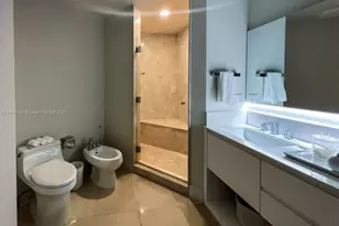 100 S Pointe Dr, Miami Beach, FL 33139 - Photo 11