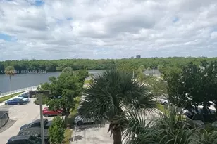 500 Bayview Dr, Sunny Isles Beach, FL 33160 - Photo 3