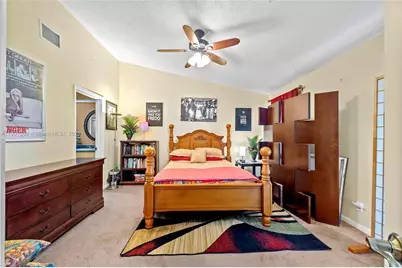 8220 Waterford Ln, Tamarac, FL 33321 - Photo 19