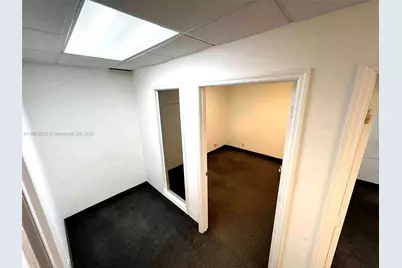 2727 E Oakland Park Blvd #304, Fort Lauderdale, FL 33306 - Photo 17