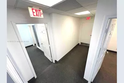 2727 E Oakland Park Blvd #304, Fort Lauderdale, FL 33306 - Photo 23