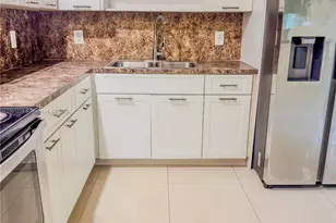 906 SW 74th Ave, North Lauderdale, FL 33068 - Photo 3