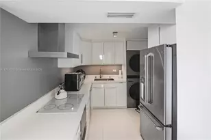 6039 Collins Ave, Miami Beach, FL 33140 - Photo 19