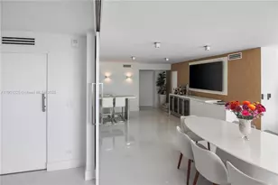 6039 Collins Ave, Miami Beach, FL 33140 - Photo 13