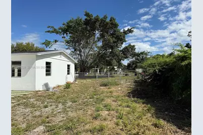 2409 SE 2nd Ave SE, Vero Beach, FL 32962 - Photo 3