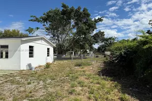 2409 SE 2nd Ave SE, Vero Beach, FL 32962 - Photo 3