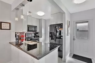 4705 NW 35th St, Lauderdale Lakes, FL 33319 - Photo 13