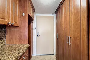 19201 Collins Ave, Sunny Isles Beach, FL 33160 - Photo 5