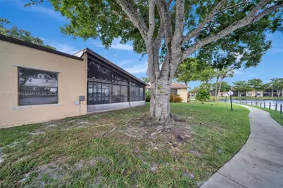 616 Briarwood Cir, Hollywood, FL 33024 - Photo 49