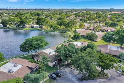 616 Briarwood Cir, Hollywood, FL 33024 - Photo 57