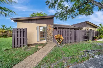 616 Briarwood Cir, Hollywood, FL 33024 - Photo 1