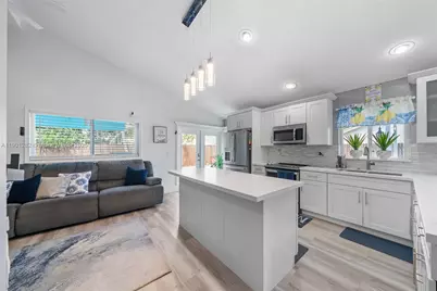 7461 NW 36th St, Lauderhill, FL 33319 - Photo 7