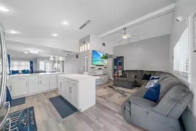 7461 NW 36th St, Lauderhill, FL 33319 - Photo 9