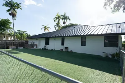 7761 SW 185th St, Cutler Bay, FL 33157 - Photo 23