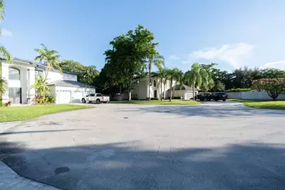 7761 SW 185th St, Cutler Bay, FL 33157 - Photo 25