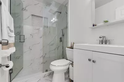 7531 W 29th Way, Hialeah, FL 33018 - Photo 17