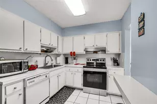 4001 Hillcrest Dr, Hollywood, FL 33021 - Photo 9