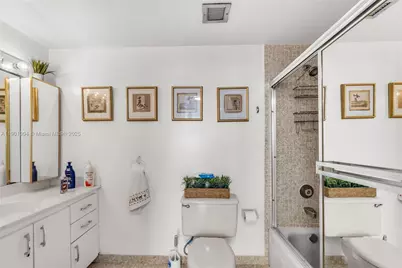 4001 Hillcrest Dr #812, Hollywood, FL 33021 - Photo 17