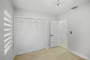 160 E 34th St, Hialeah, FL 33013 - Photo 23