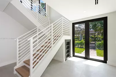 101 SW 25th Rd, Miami, FL 33129 - Photo 13