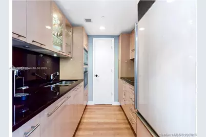6801 Collins Ave #1209, Miami Beach, FL 33141 - Photo 5