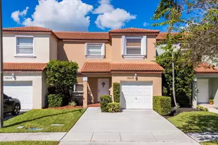 15113 NW 8th St, Pembroke Pines, FL 33028 - Photo 1