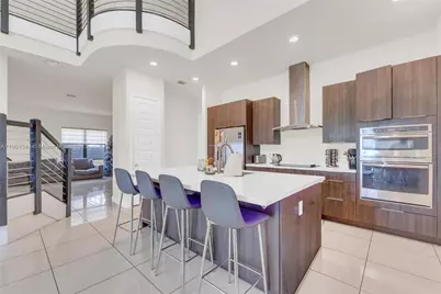 8822 NW 161st Ter, Miami Lakes, FL 33018 - Photo 9