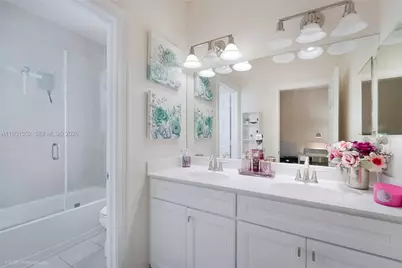 8723 NW 102nd Pl, Doral, FL 33178 - Photo 17