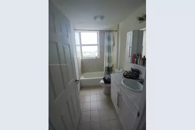275 NE 18th St #1903, Miami, FL 33132 - Photo 9