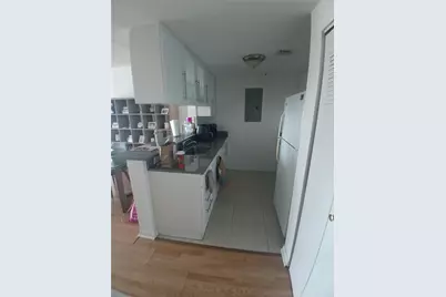 275 NE 18th St #1903, Miami, FL 33132 - Photo 3