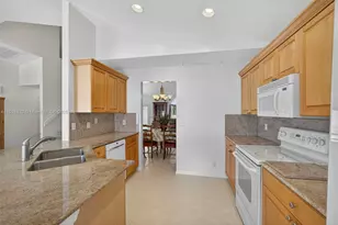112 Camelot Ct, Royal Palm Beach, FL 33411 - Photo 21