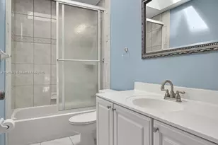 112 Camelot Ct, Royal Palm Beach, FL 33411 - Photo 39