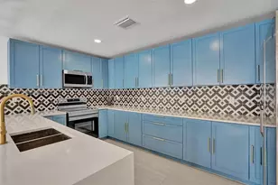 1141 N North Lake Dr, Hollywood, FL 33019 - Photo 9