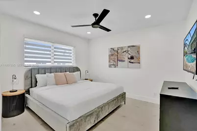 1141 N Northlake Dr, Hollywood, FL 33019 - Photo 27